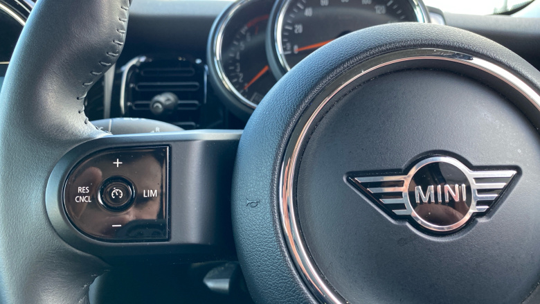 MINI Hatchback 1.5 Cooper Classic 5dr Auto Petrol Hatchback